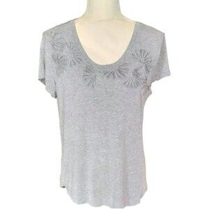 Simply Vera Gray Short Sleeve Embroidered Casual Top in Size Medium